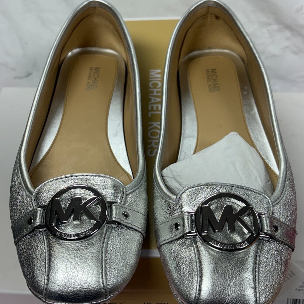 $120-NEW-Michael Kors-Women-Silver Leather Flat shoes.Sz-10M.China